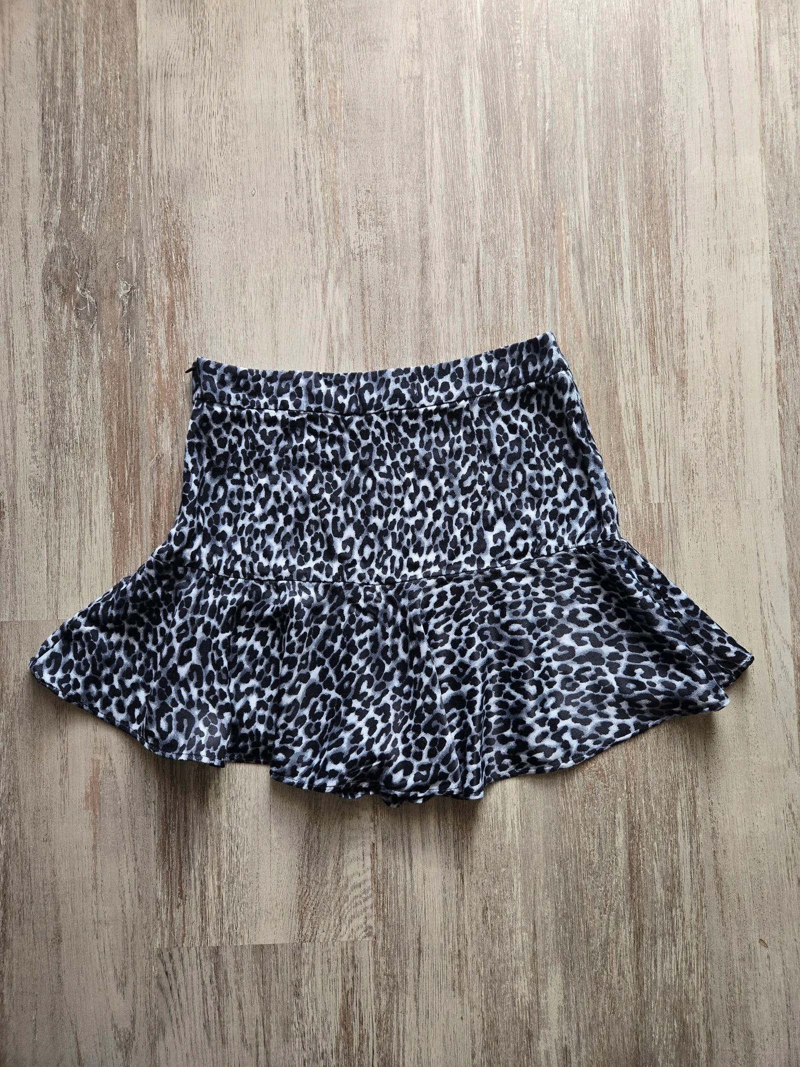 Jupe short leopard Zara taille 38